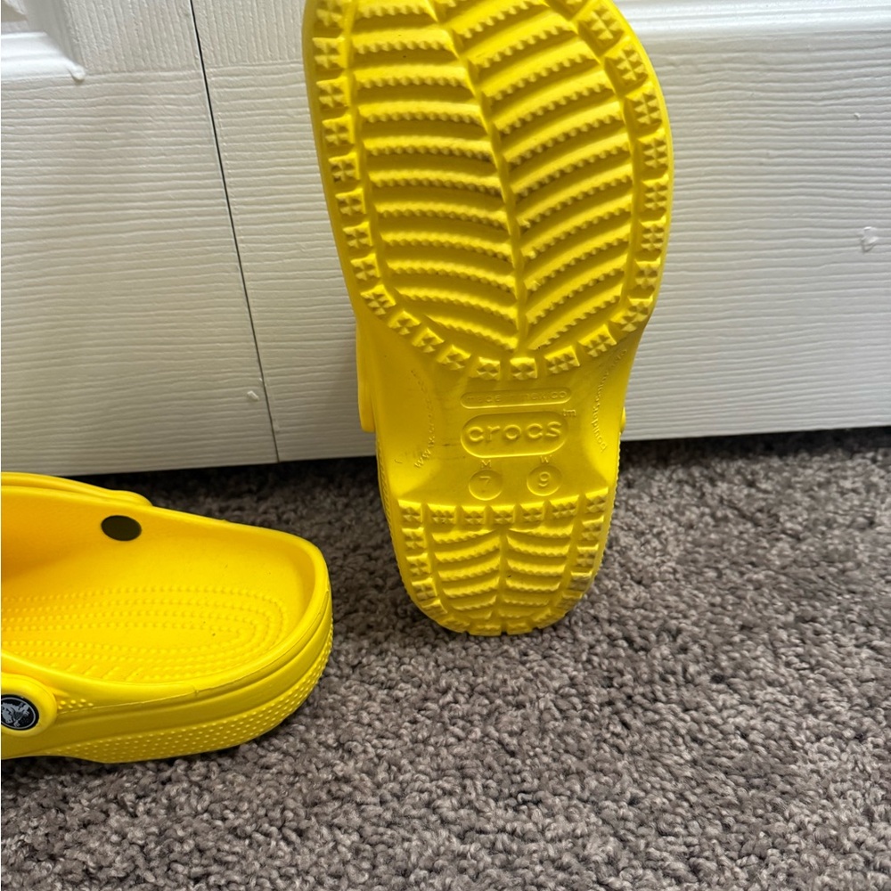 Crocs Yellow - image 3